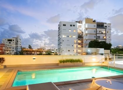 Hotel Stay Here Suites