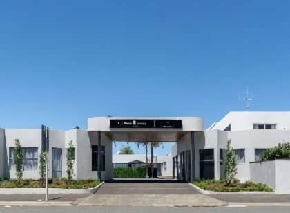Durham Court Motor Inn