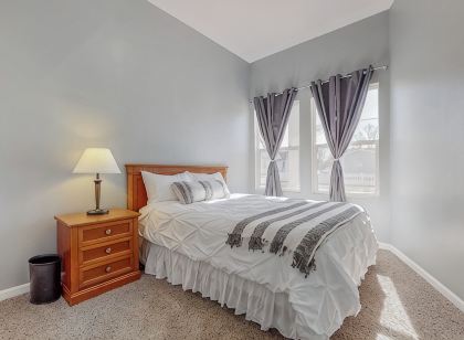 Spread out - Renovated 5BR+Loft, Sleeps 12+