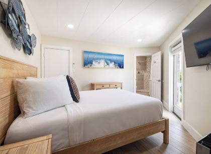 Conch Key Fishing Lodge & Marina