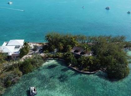 Private Island w Causeway to Town, 2 Bedroom, 2 bathroom, Full kitchen, Sleeps 6