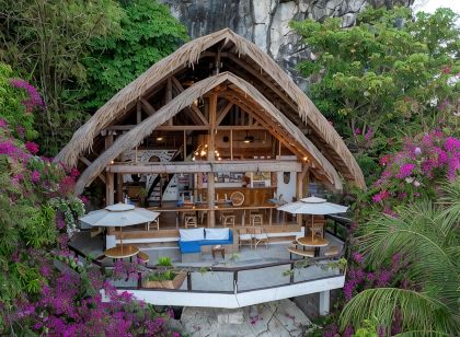Exclusive & Private Island Resort: Floral Island