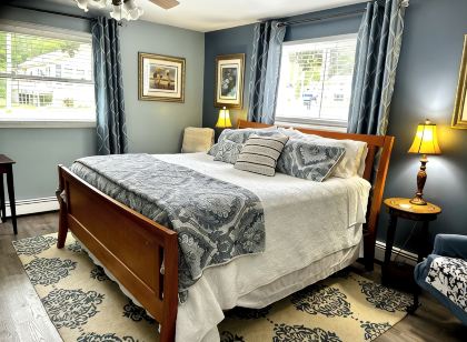Huge home, sleeps 12, Newly remodeled, perfect for large groups NO PROM PARTIES