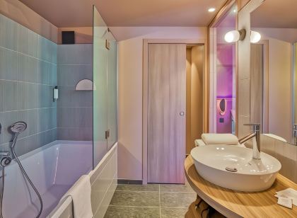 Aiden By Best Western Clermont-ferrand Hotel & Spa