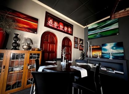 44 on Ennis Guest Lodge and Restaurant -