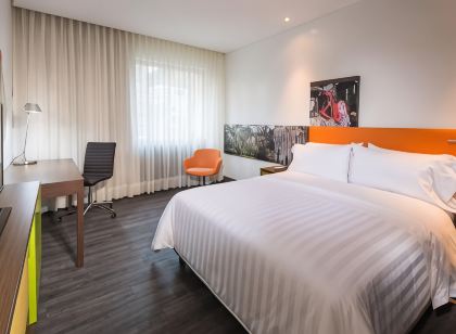 Hampton Inn by Hilton Cali