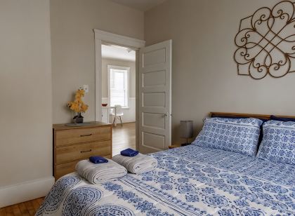 Large 3BR APT w/ enclosed front porch Close to Polar Park, palladium, WPI, DCU