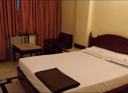 Hotel Aavanaa Inn