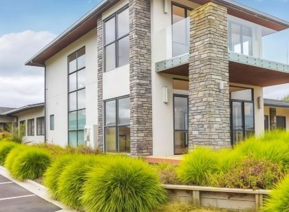 Lakeside Health & Wellness Resort