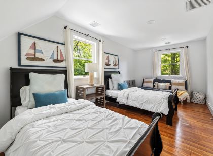 Blackberry: Private Home with Jacuzzi Year-Round