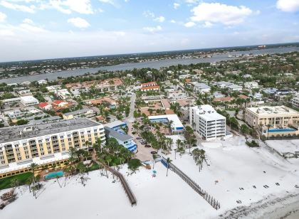 Tropical Beach Resorts - Sarasota