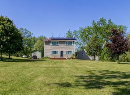 Peaceful River Retreat with Fireplace & Panoramic Views