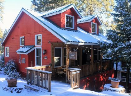 Elliott House Boutique Inn