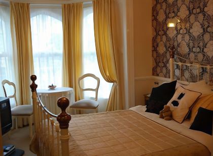 No. 9 Guest House