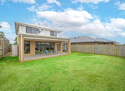 Catherine Field Spacious Modern 5Br home