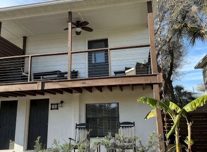 Best Coastal Escape: 2Br/1.5 BA w/Additional Outdoor Shower, 2-Min Walk to Beach