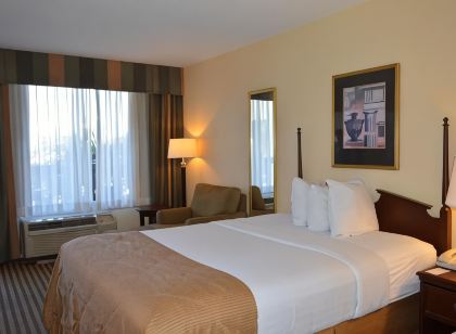 Opal Hotel & Suites