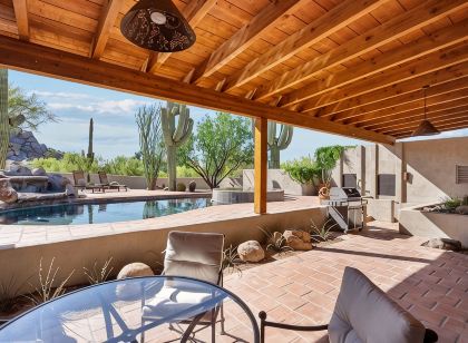 Vintage Classic Private Carefree Home