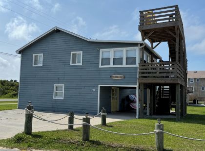 Surfin’ Sunrise a 4-bedroom house in awesome Nags Head just steps from the beach