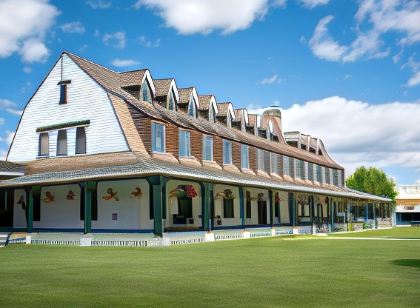 Sheridan Inn, B/W Signature Collection