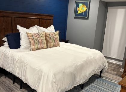 2BR Condo 2 Blocks to Beach 1 mi to Fort Clinch 2 mi Downtown Pet Friendly POOL