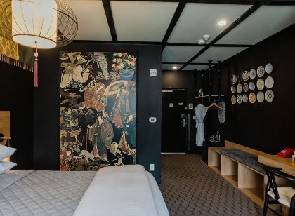 The Grove Motel