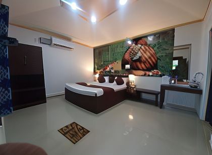Khan's Resort