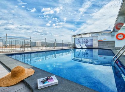 Num Hotel