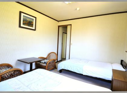 ビジネスホテル六号