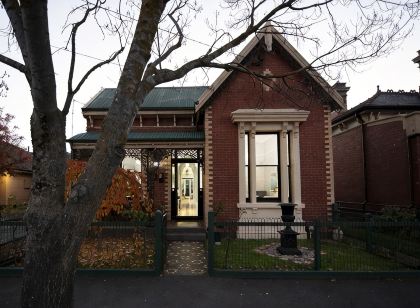 Charming Historic Home With Modern Interior - In The Heart Of Ballarat