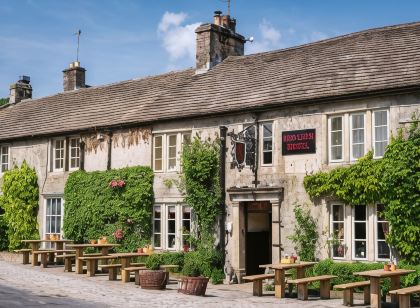 The Red Lion & Manor House