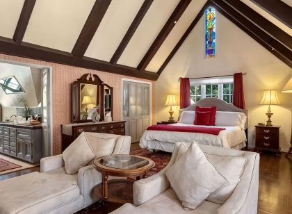 Candlelight Inn (Adults Only)