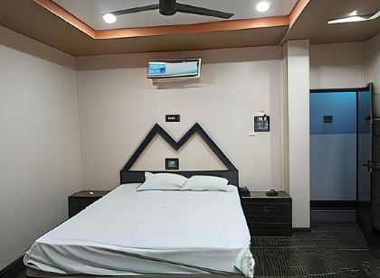 Hotel O Jadhav Lodge