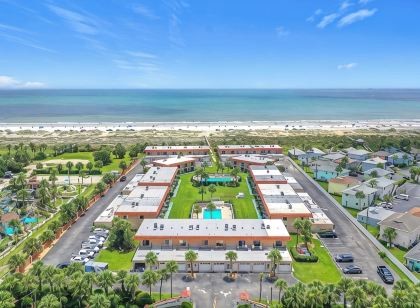 Private Beach Access, Steps from Ocean, Heated Pool, Garage, Beach Towels/Chairs