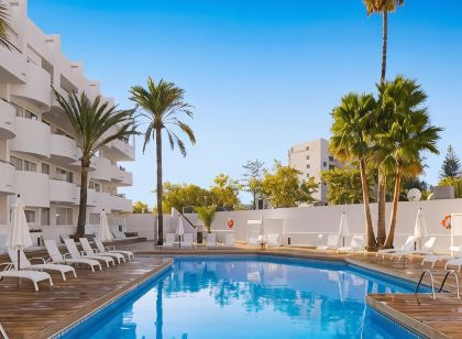 Palmanova Beach Apartments by TRH