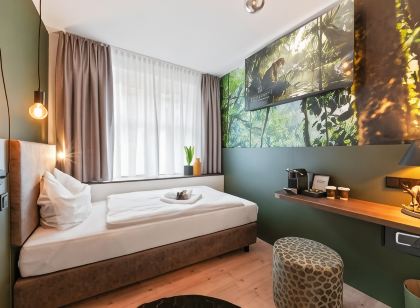 JUNGLE No5 Boutique Hotel - Stuttgart City-Center