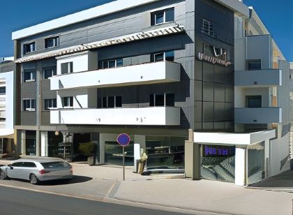 Hotel Genesis