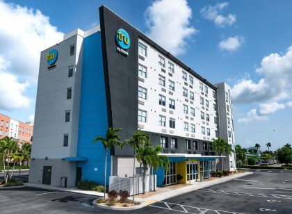 Tru by Hilton Florida City
