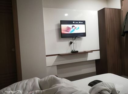 Hotel Crown City (Near Bus Stand)