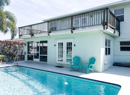 Skyline Breeze - Minutes from downtown Jensen Beach