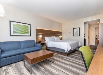 Holiday Inn Express & Suites Chilliwack East
