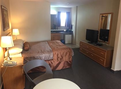 Avalon Inn