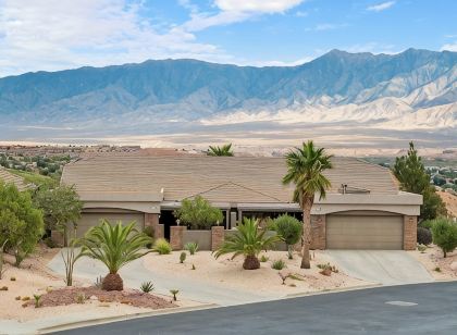 Luxury, 4+ Bedroom, 4 Bath Home on Golf Course with the Best View in Mesquite!