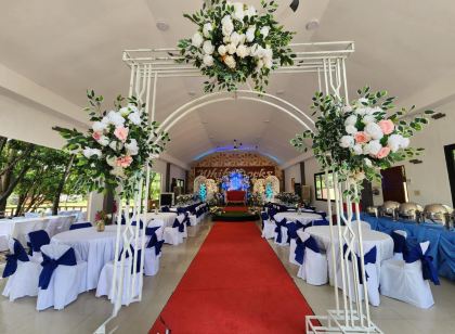 Three M's Hotel and Restaurant