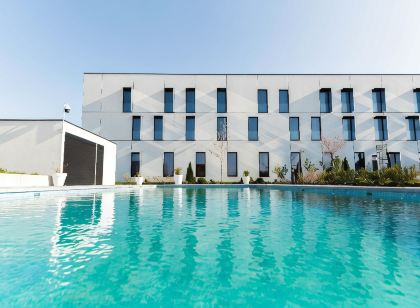 Hotel Dali Val d'Europe Tapestry Collection by Hilton