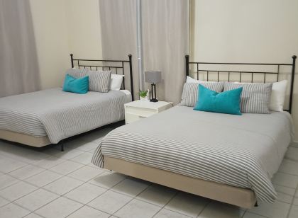 Casa de Carmen Pool House!! Family + Pet Friendly!! Perfect for Large Groups!!