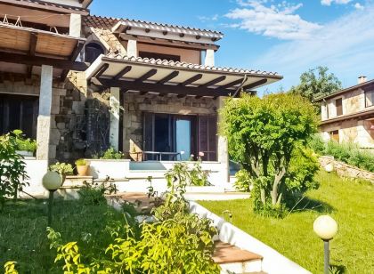HH San Teodoro, 4 bedrooms, Sea-view Unit D