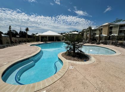 1st FL, 3-Bed Condo, Mins from Beach, Marshwalk, and Golf!