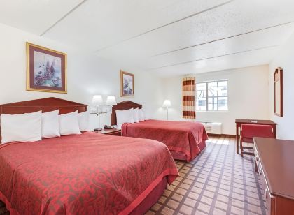 Days Inn & Suites by Wyndham Laredo
