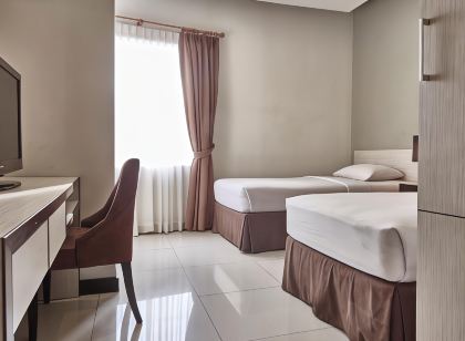 N3 Zainul Arifin Hotel